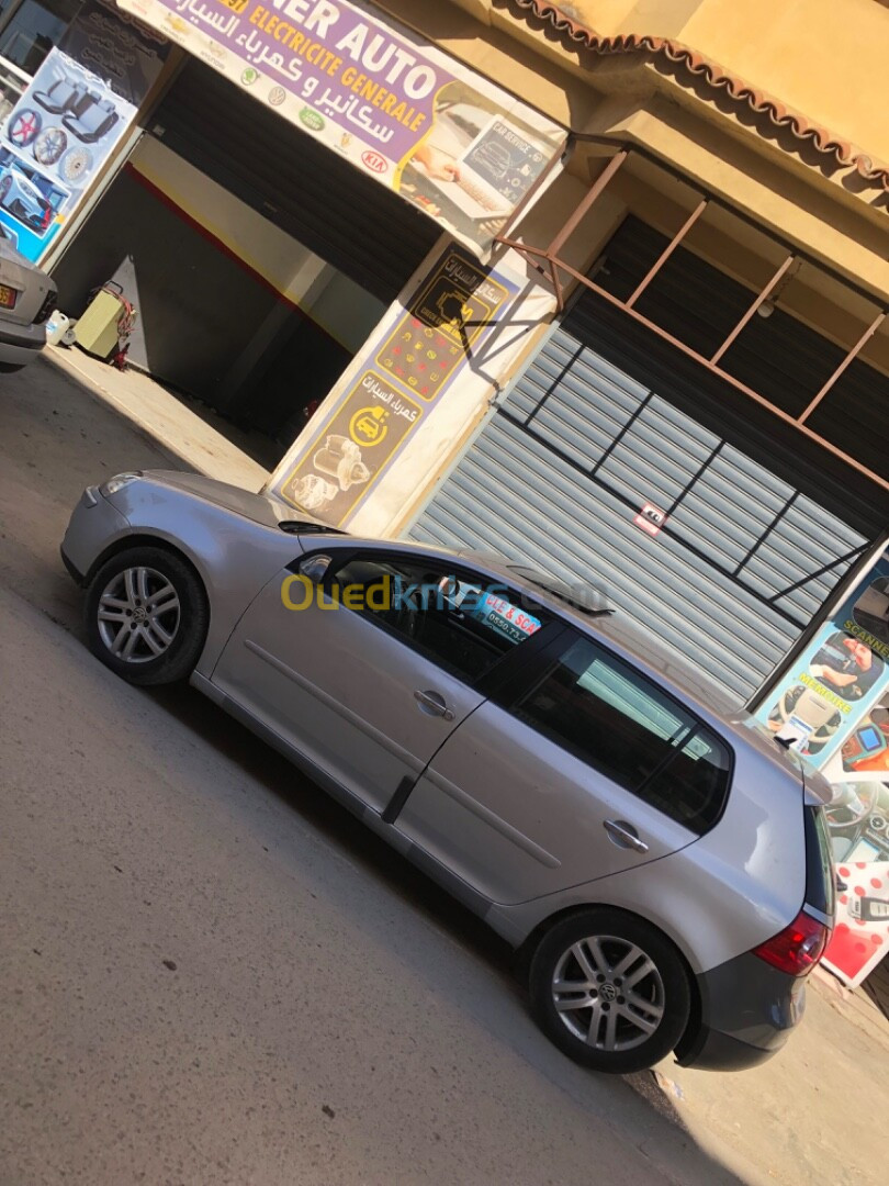 Volkswagen Golf 5 2004 Bleu motion