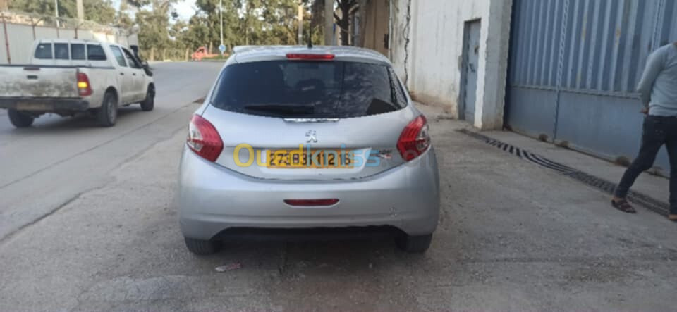 Peugeot 208 2012 