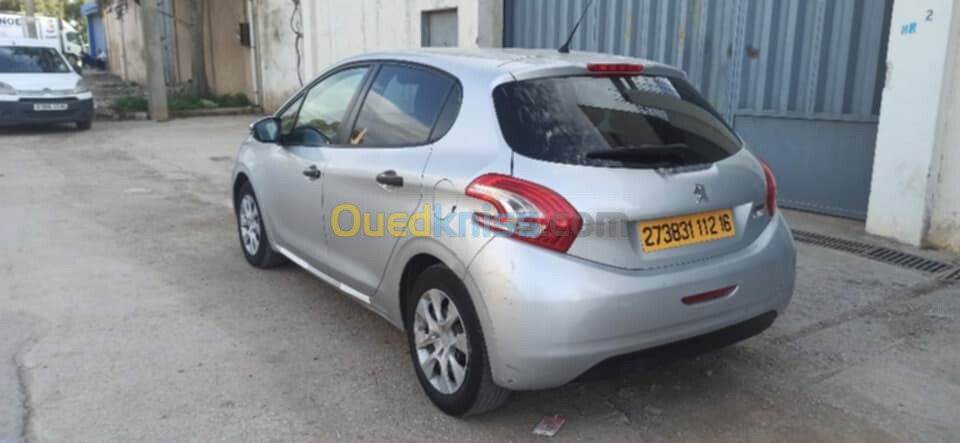 Peugeot 208 2012 