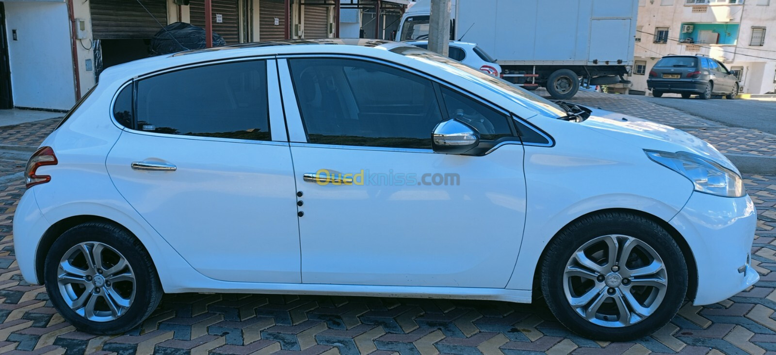 Peugeot 208 2015 Allure