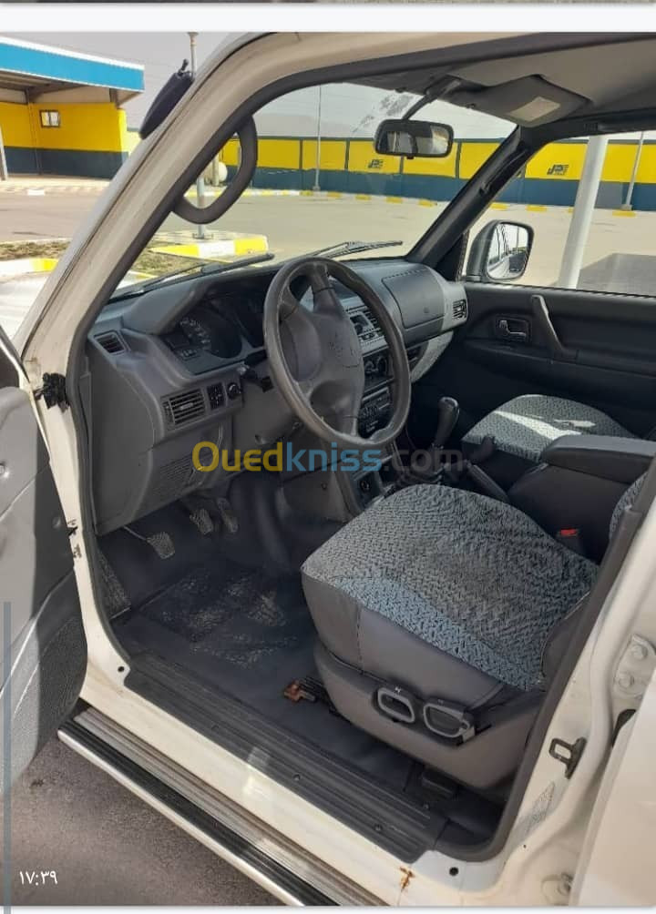 Mitsubishi Pajero Court 1992 