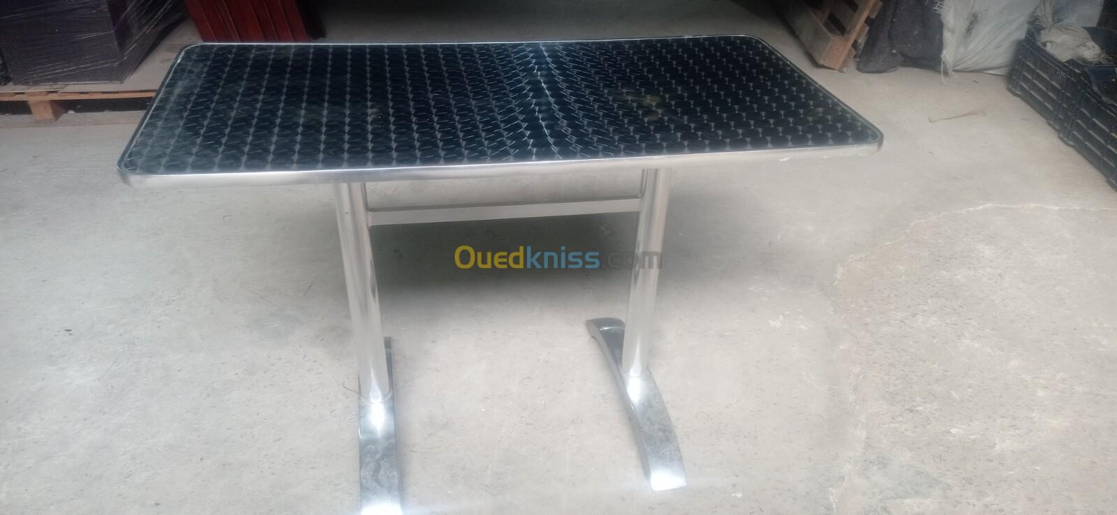 Table de cuisine en inox inoxydable 