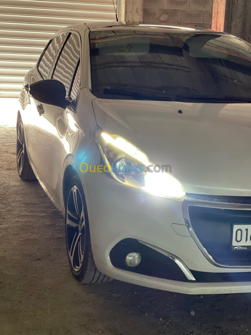 Peugeot 208 2015 Allure