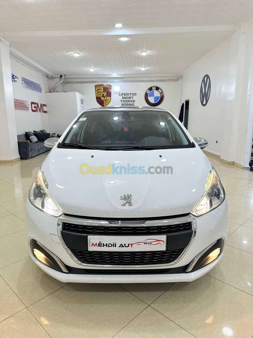 Peugeot 208 2015 Allure