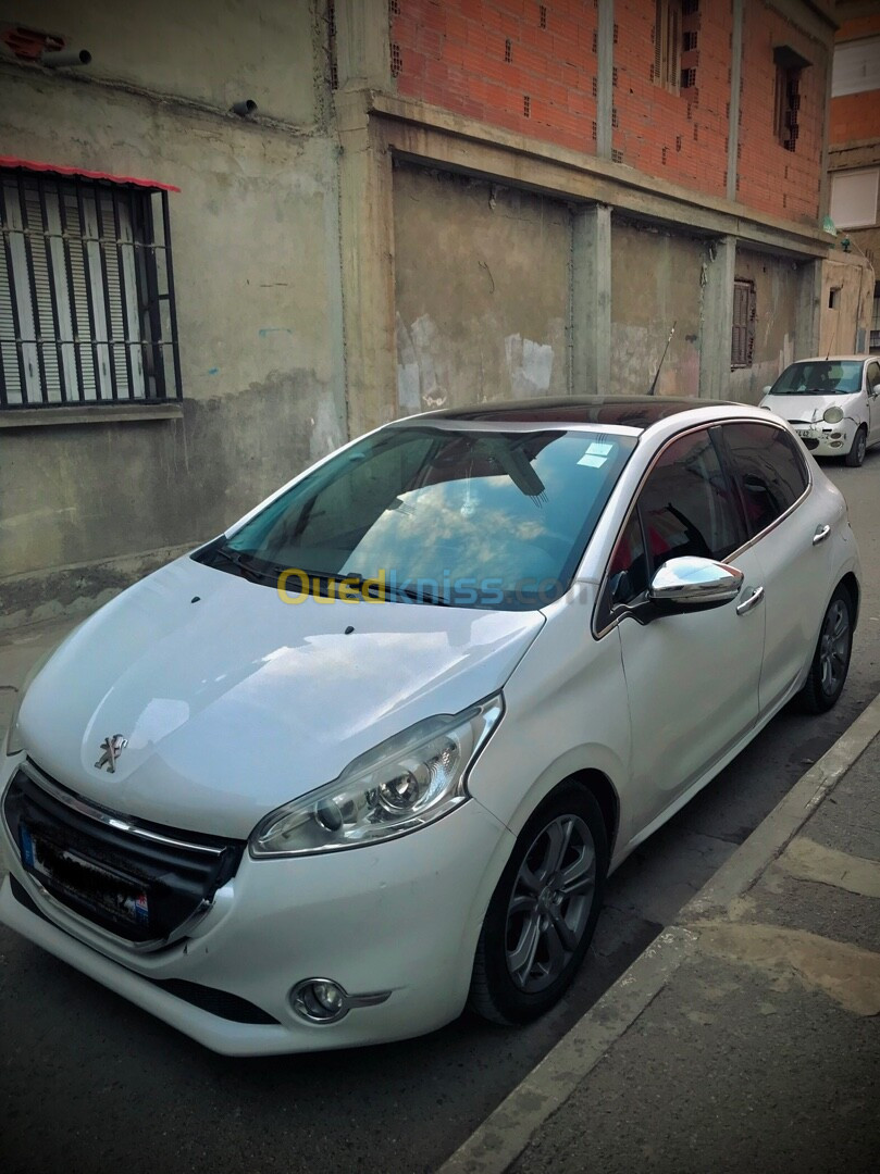 Peugeot 208 2014 Allure