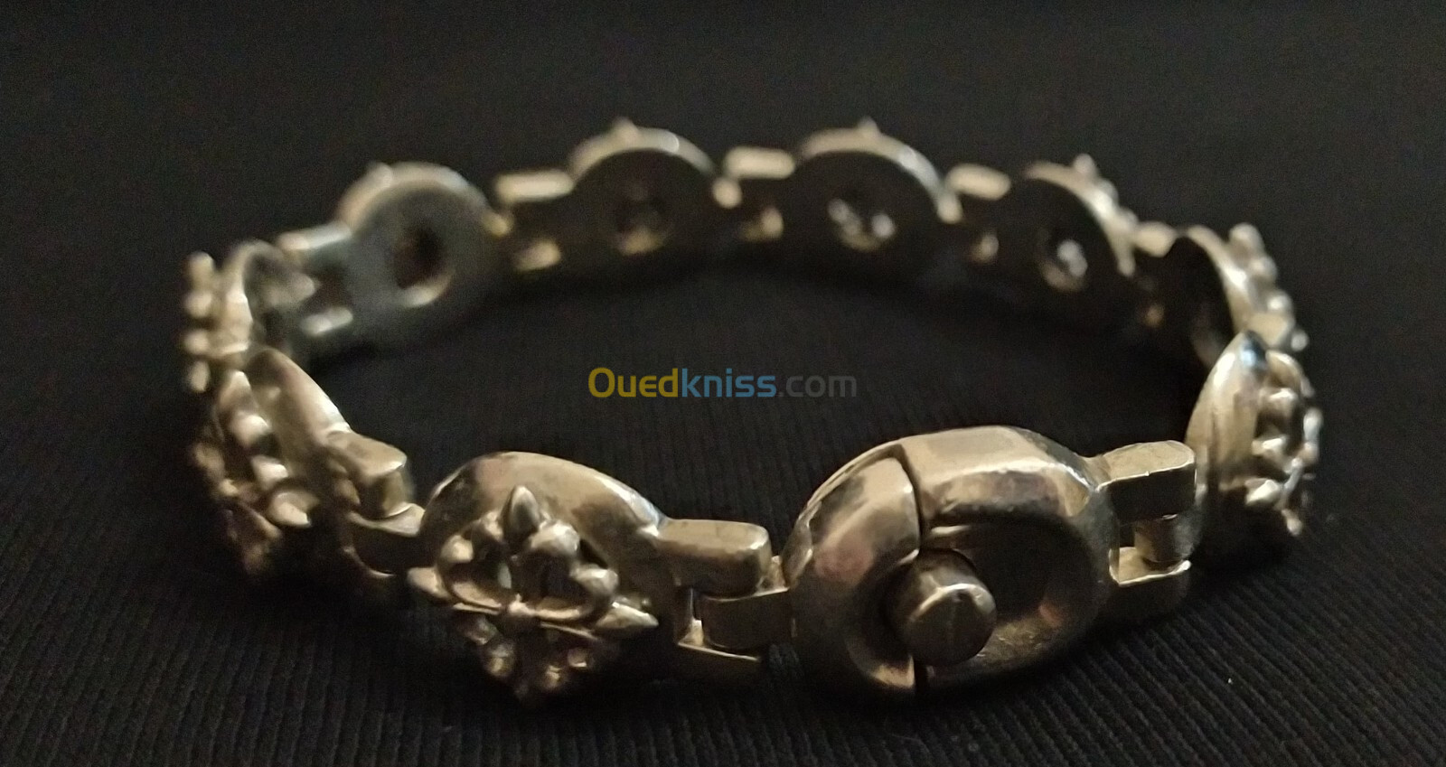 Ancien bracelet en argent fait à la main poids 62 grammes avec 3 poinçon 