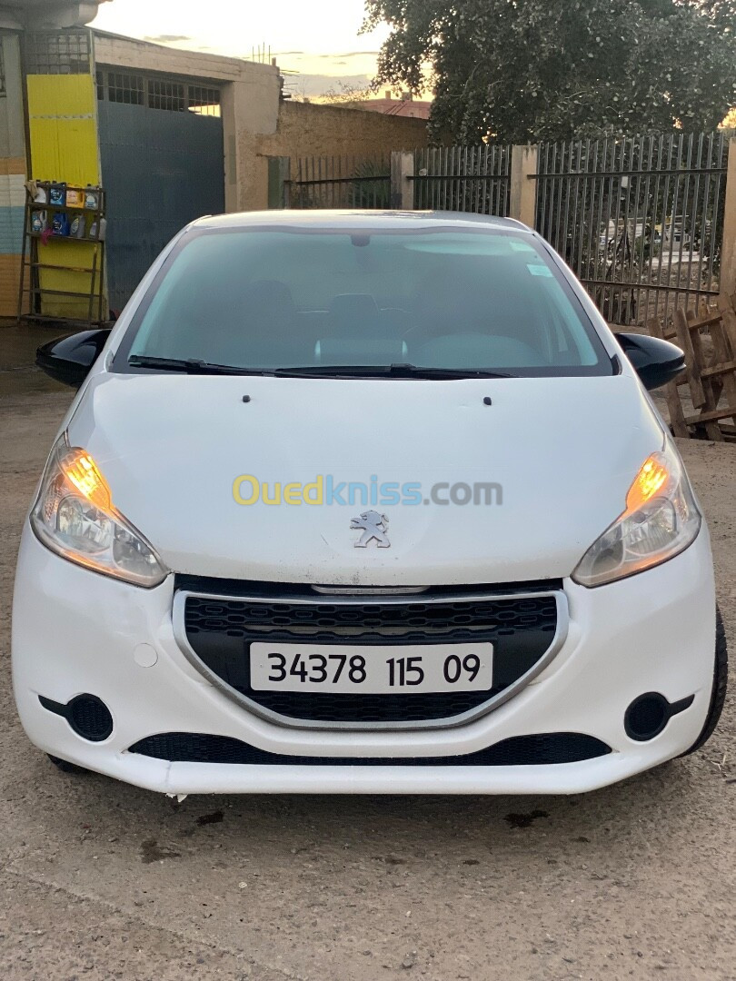 Peugeot 208 2015 Silver Line