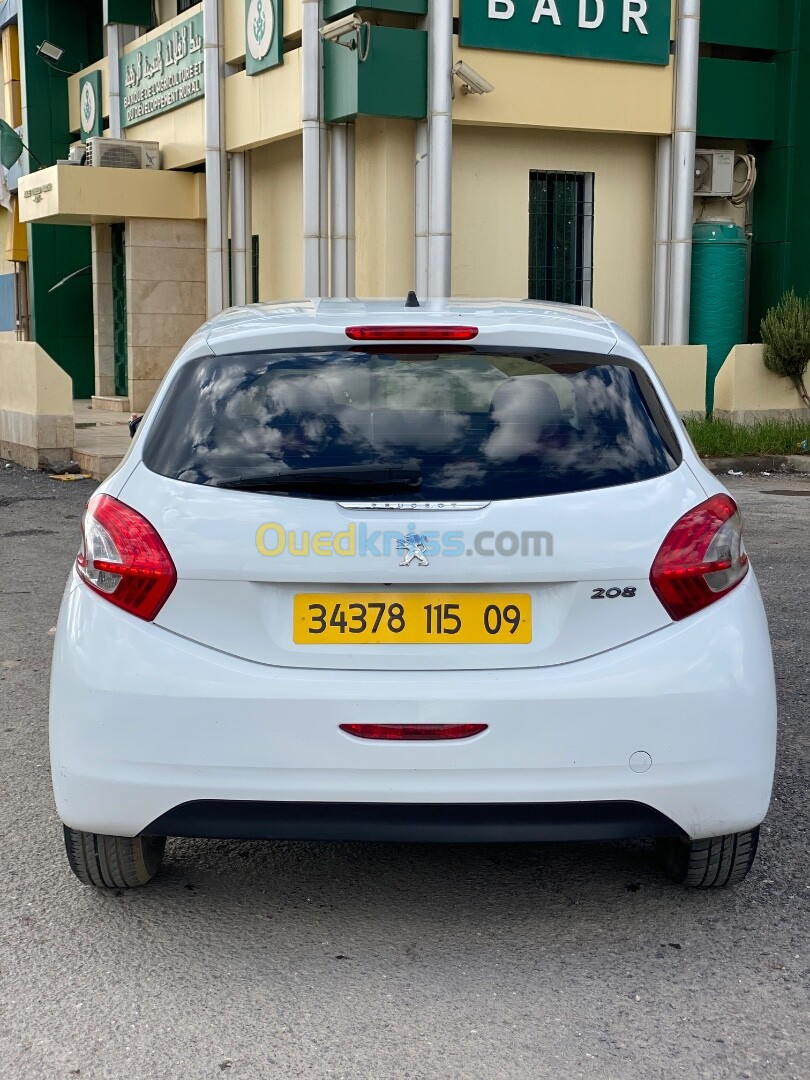 Peugeot 208 2015 Silver Line