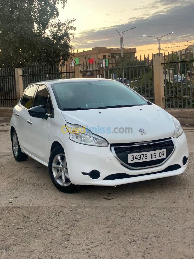 Peugeot 208 2015 Silver Line