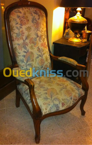 Fauteuil Voltaire en noyer 