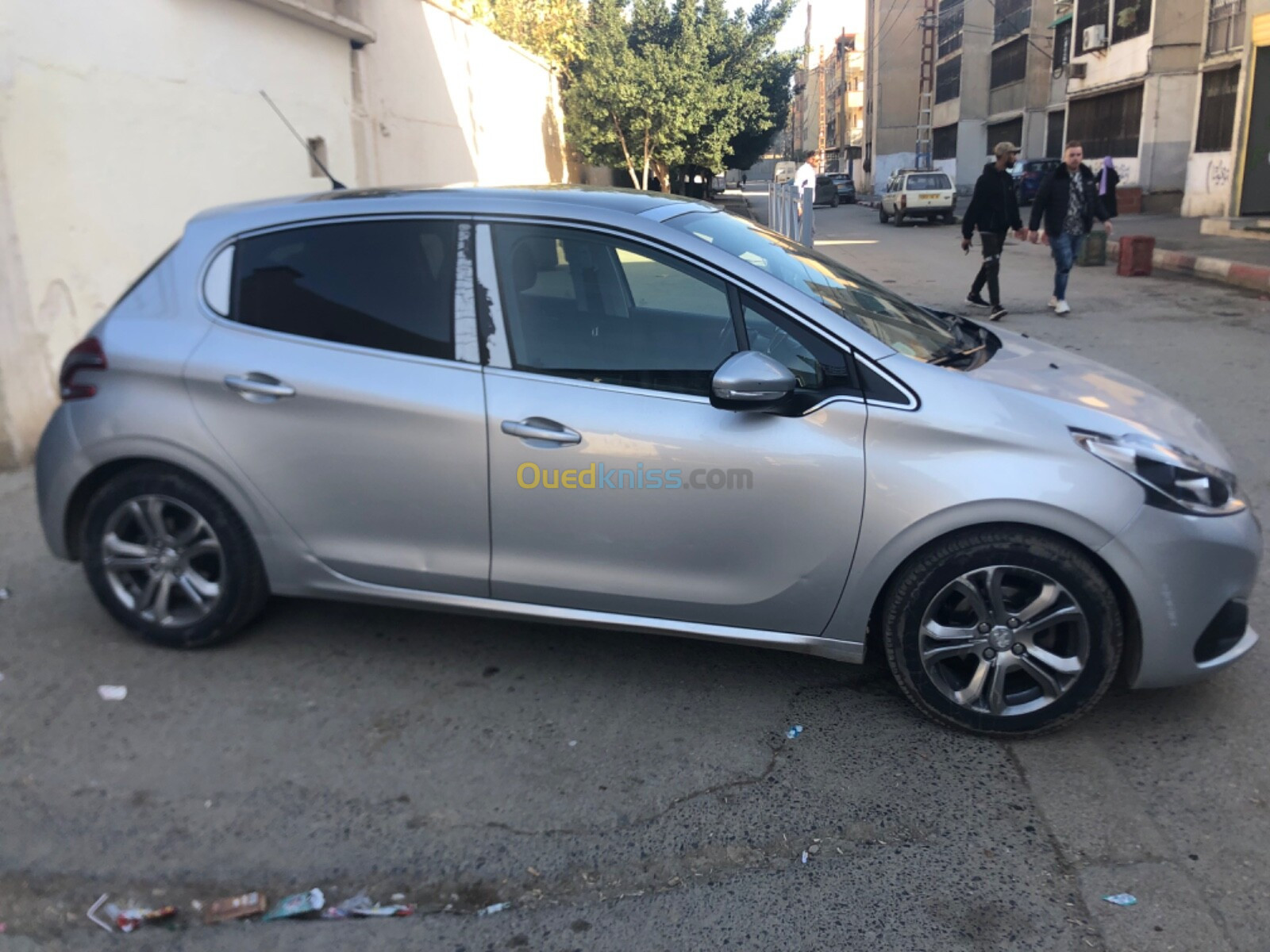 Peugeot 208 2015 Allure Facelift