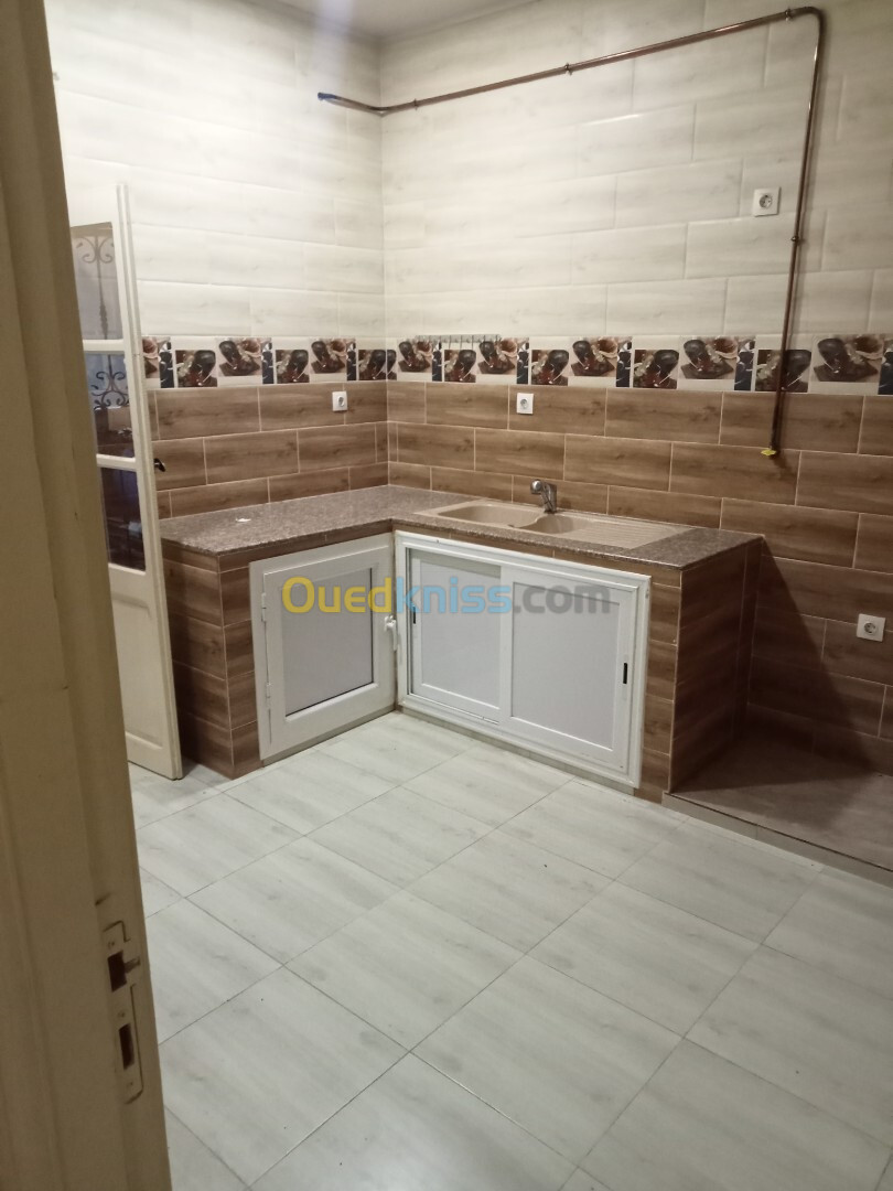 Location Niveau De Villa F3 Alger El marsa