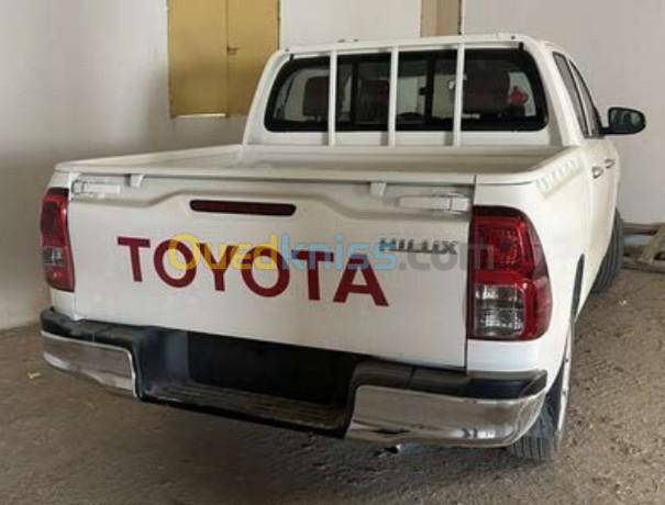 Toyota HILUX 4/2 2023 