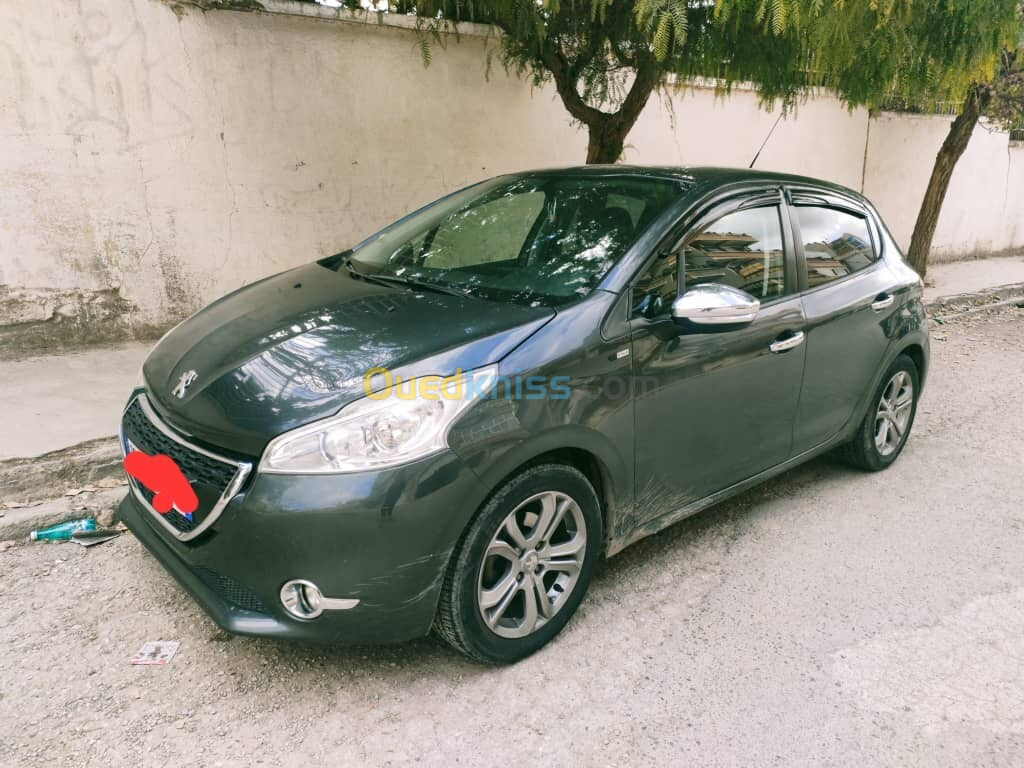 Peugeot 208 2015 Allure