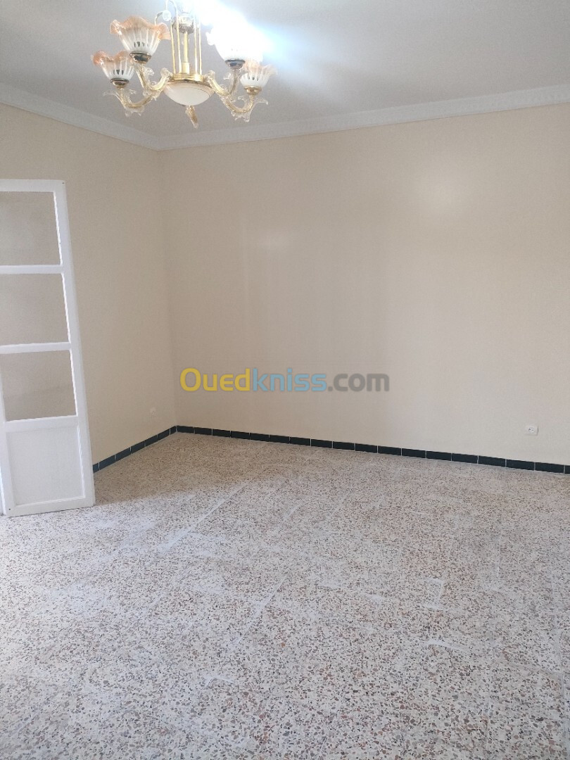 Location Appartement F4 Constantine El khroub