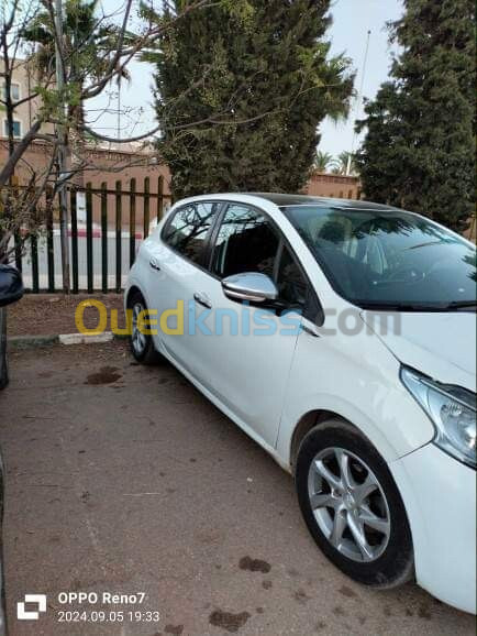 Peugeot 208 2015 208