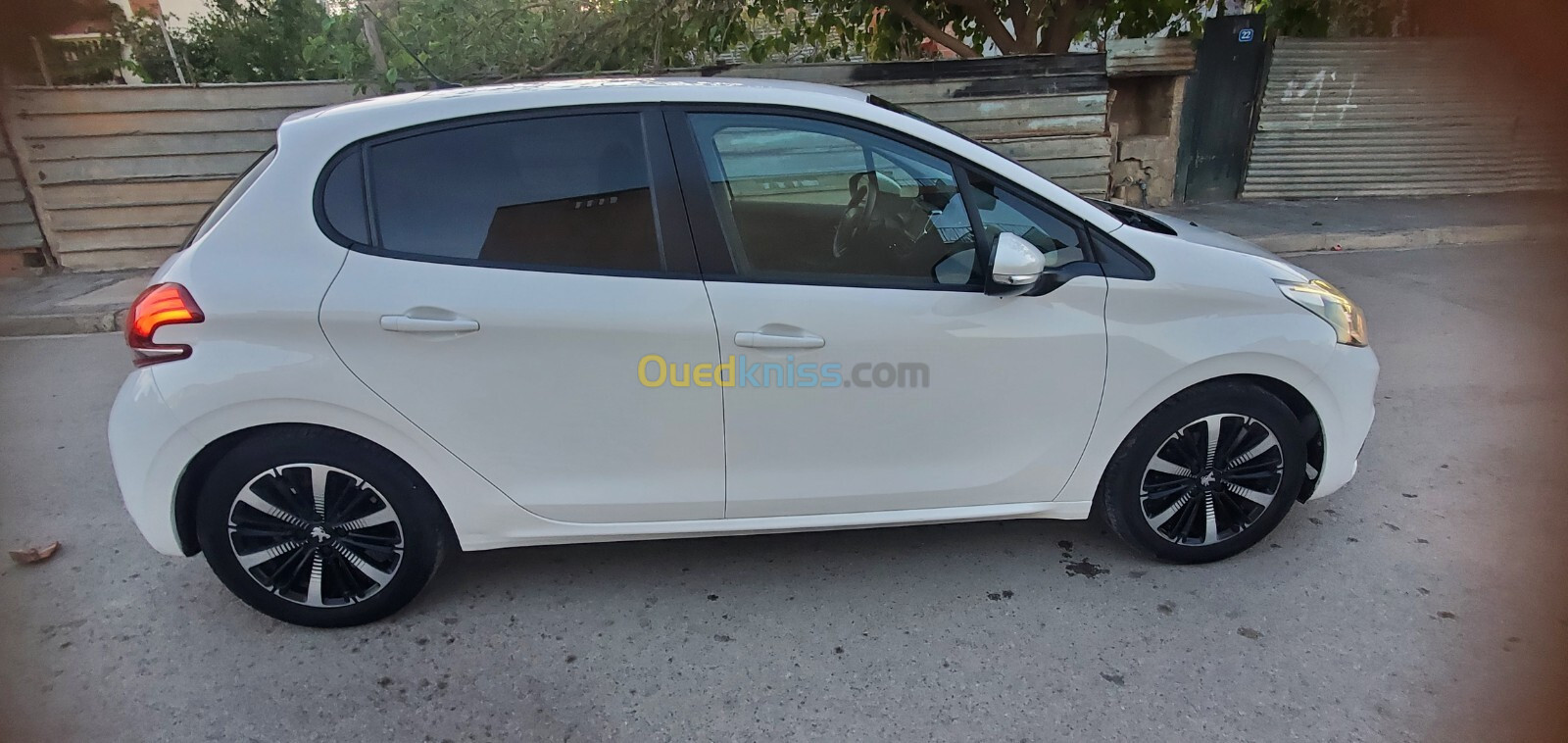 Peugeot 208 2019 Active Facelift