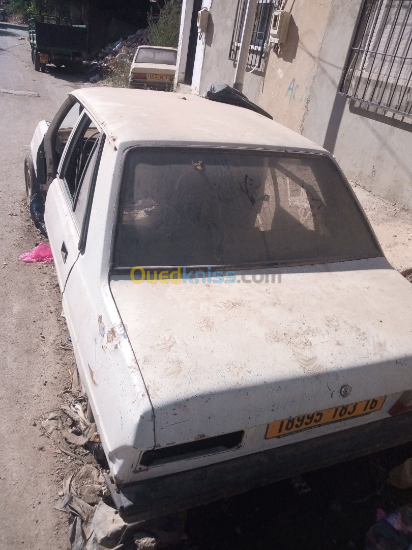 Peugeot 305 1988 305