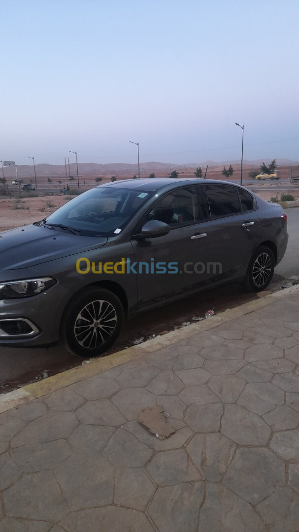 Fiat Tipo Sedan 2024 Urbain +