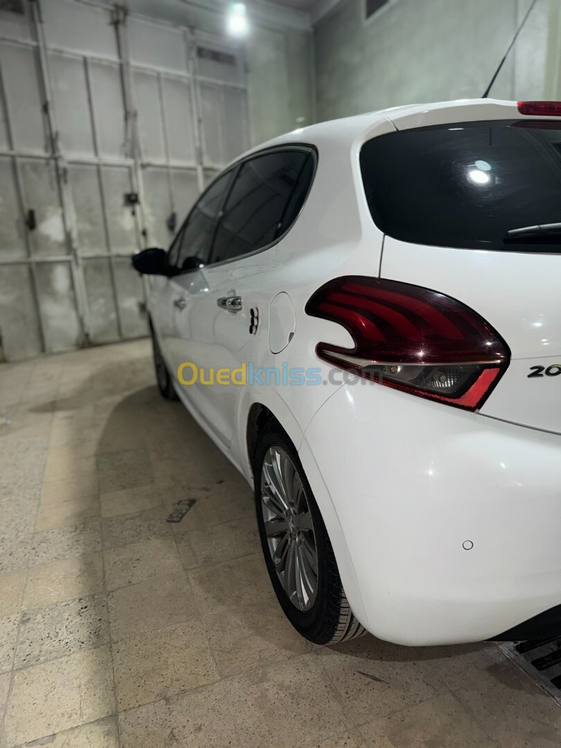 Peugeot 208 2016 Allure Facelift