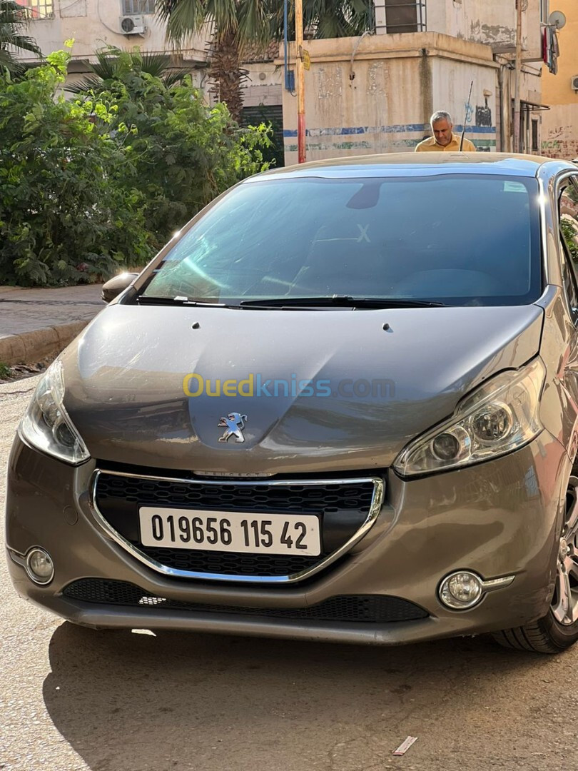 Peugeot 208 2015 Allure