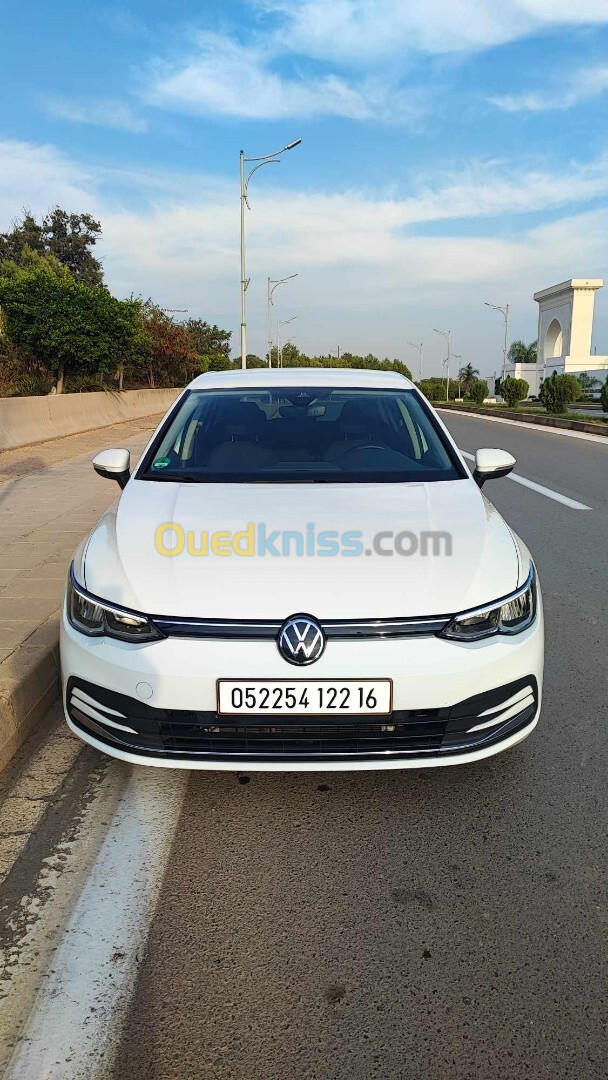 Volkswagen Golf 8 2022 active