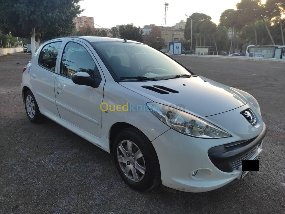 Peugeot 206 Plus 2012 plus