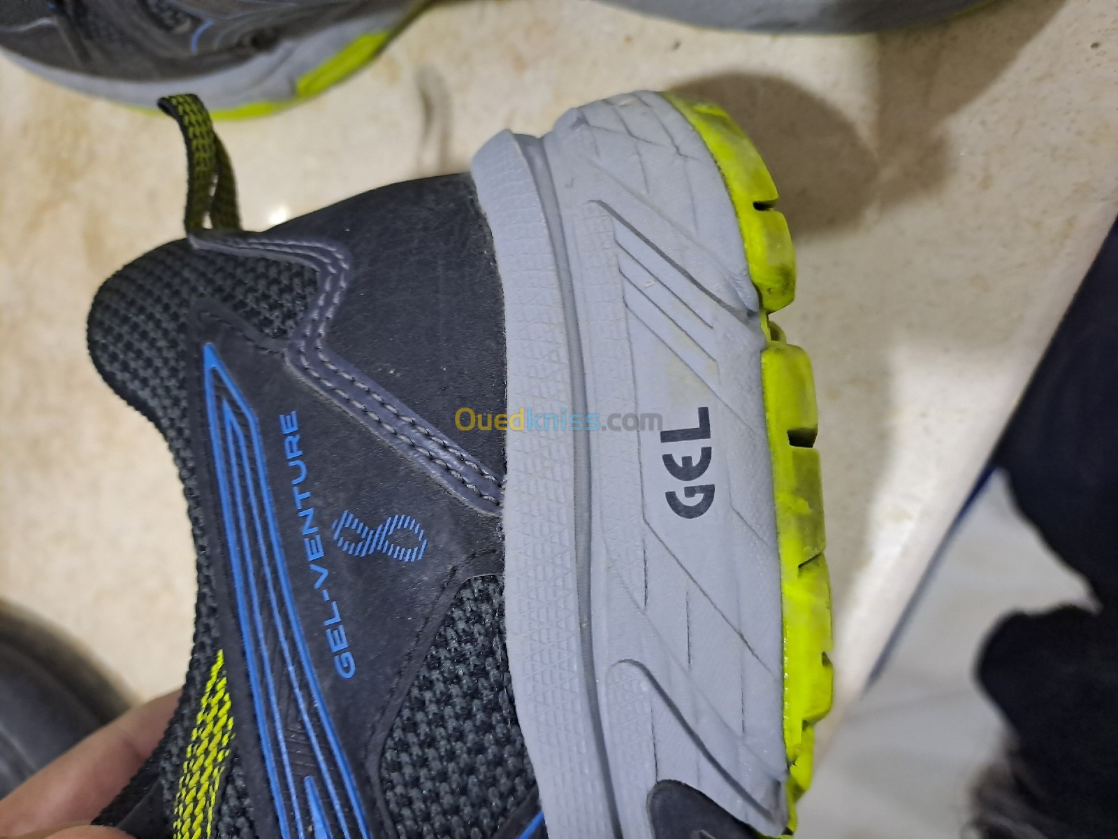 Chaussure asics d'origine 