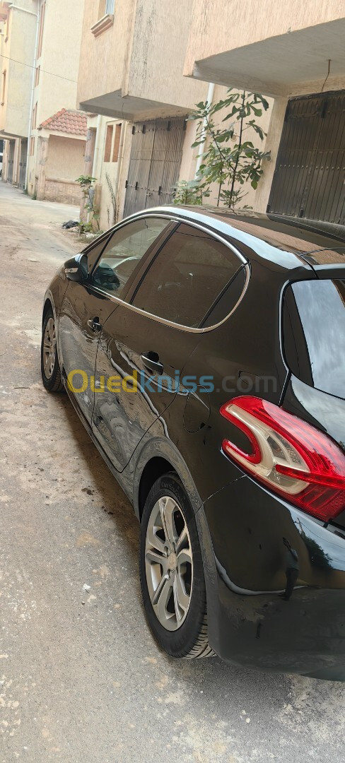 Peugeot 208 2013 Allure