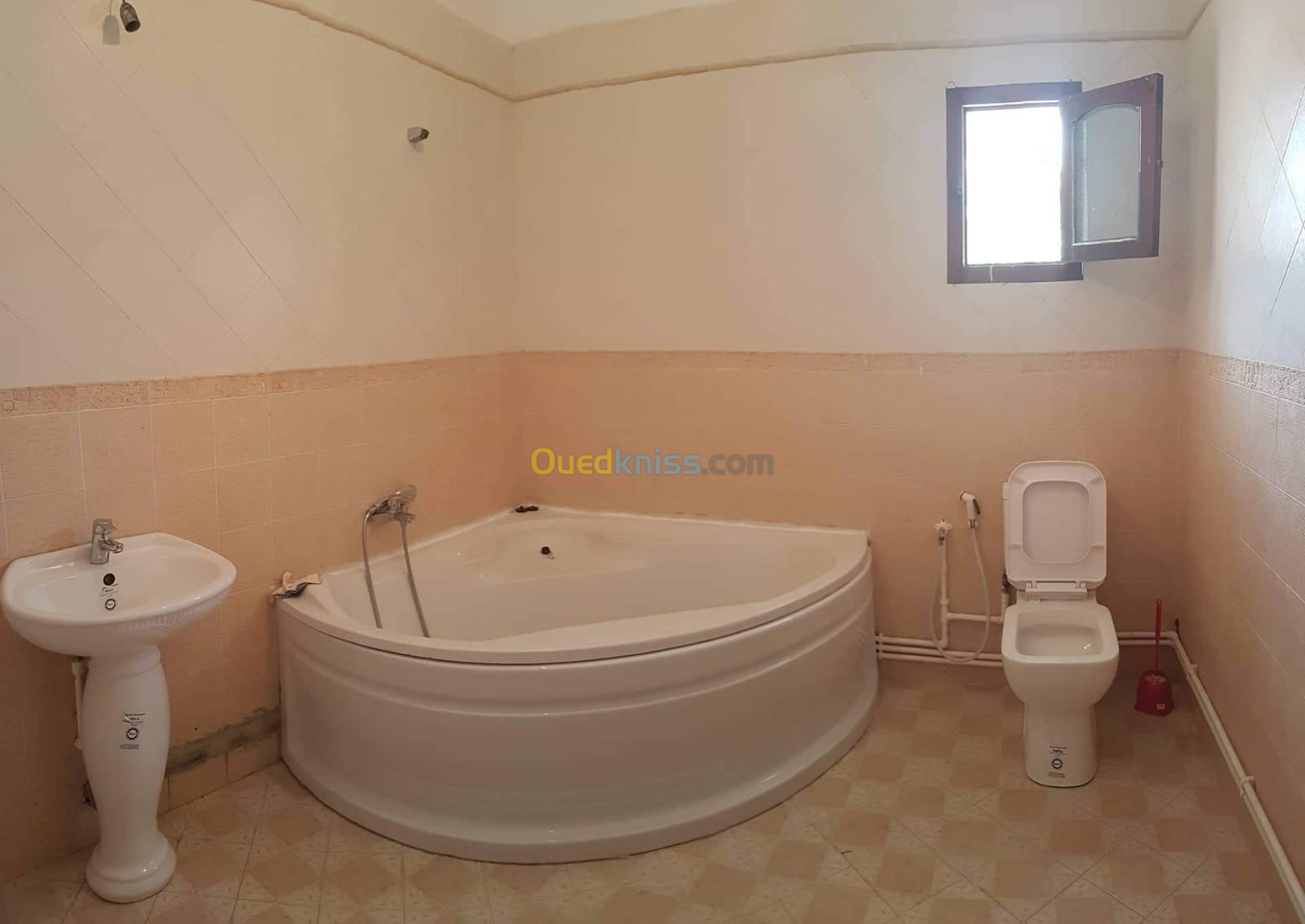 Location vacances Appartement F3 Annaba Seraidi