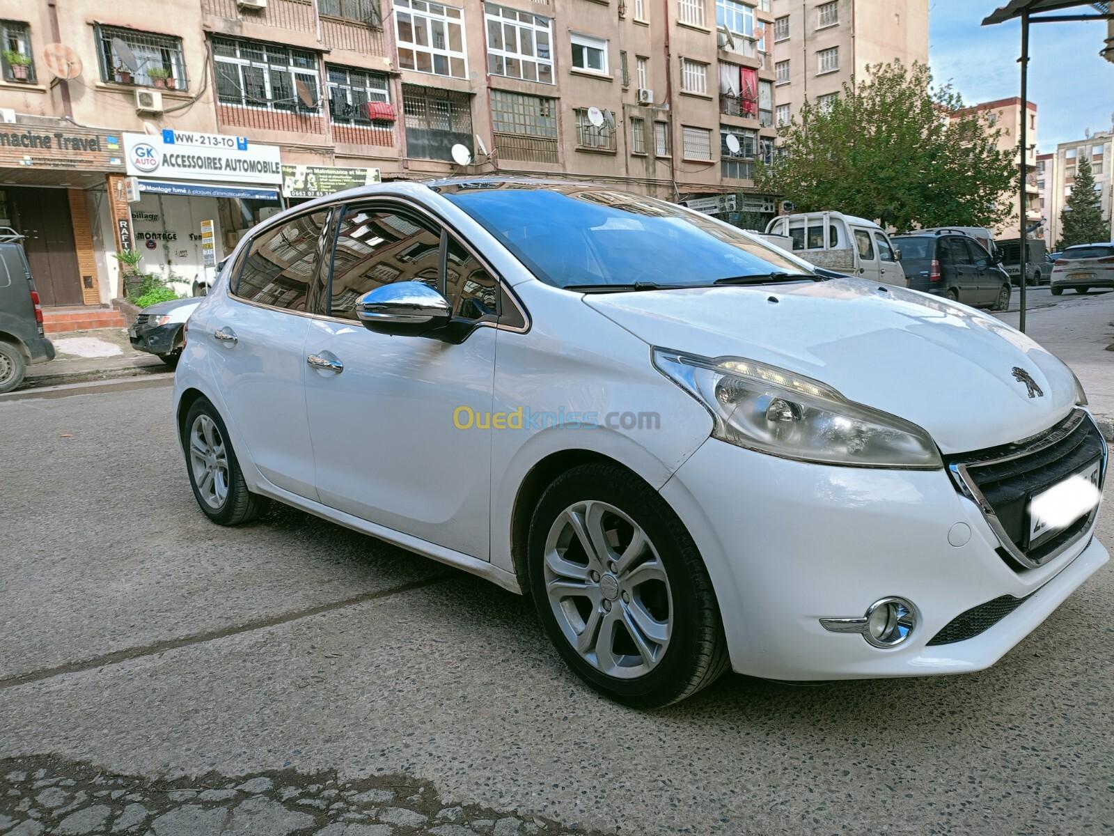 Peugeot 208 2015 Allure