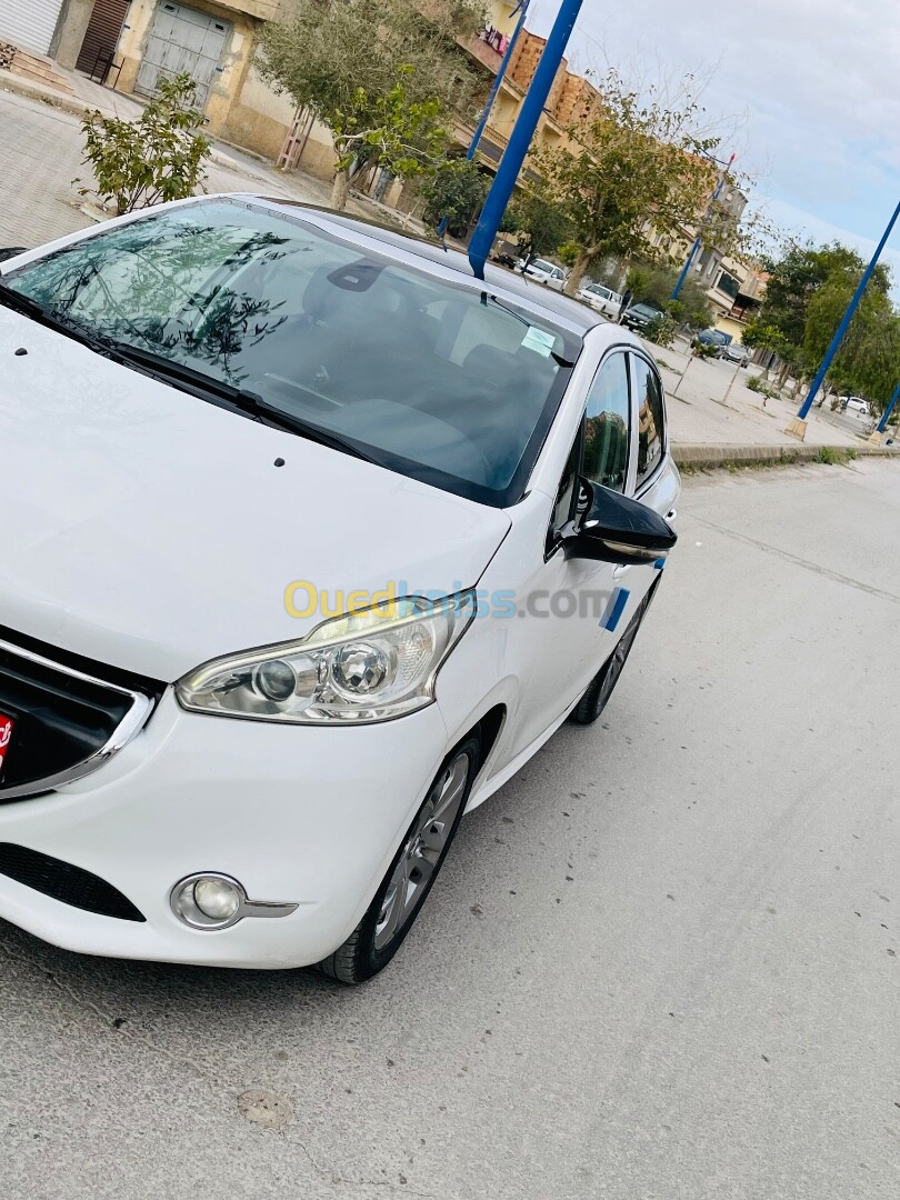 Peugeot 208 2014 Allure