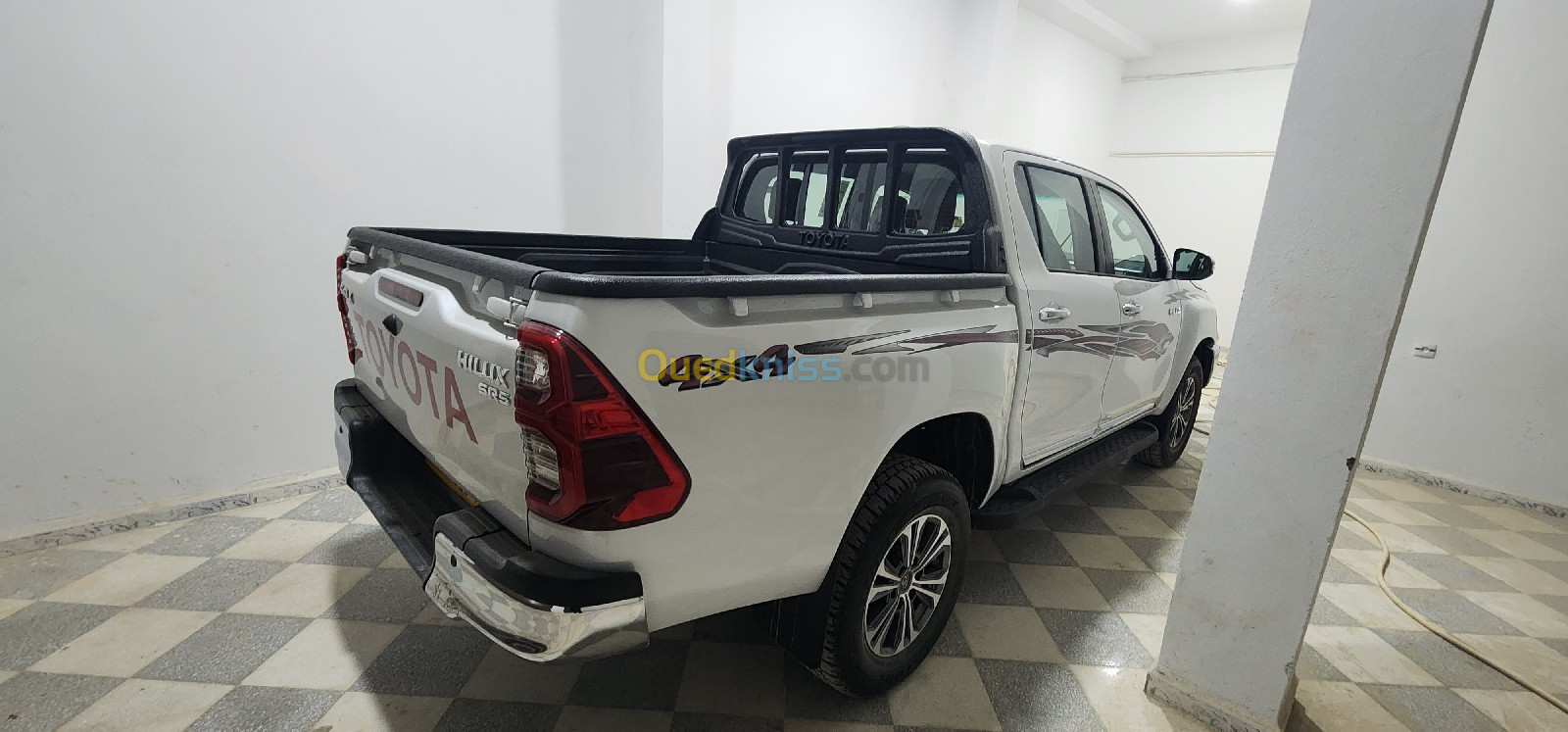 Toyota Hilux S-GLX 2023 