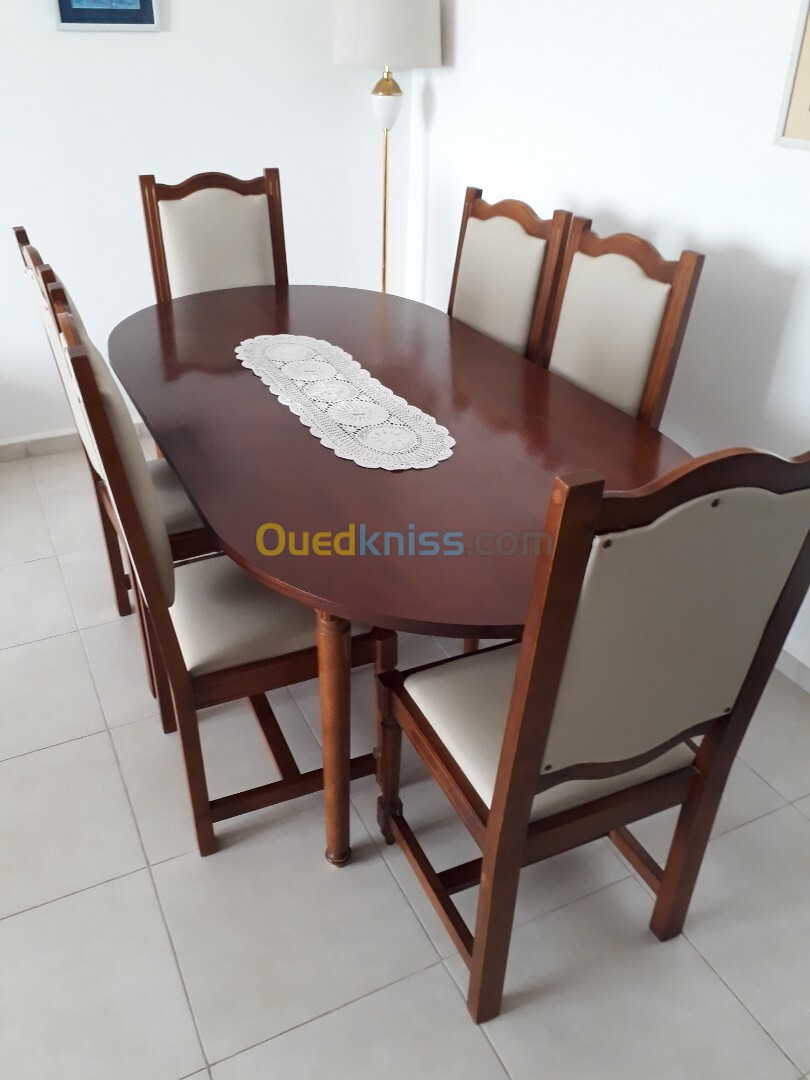 Vends table salle à manger hêtre 6 chaises 