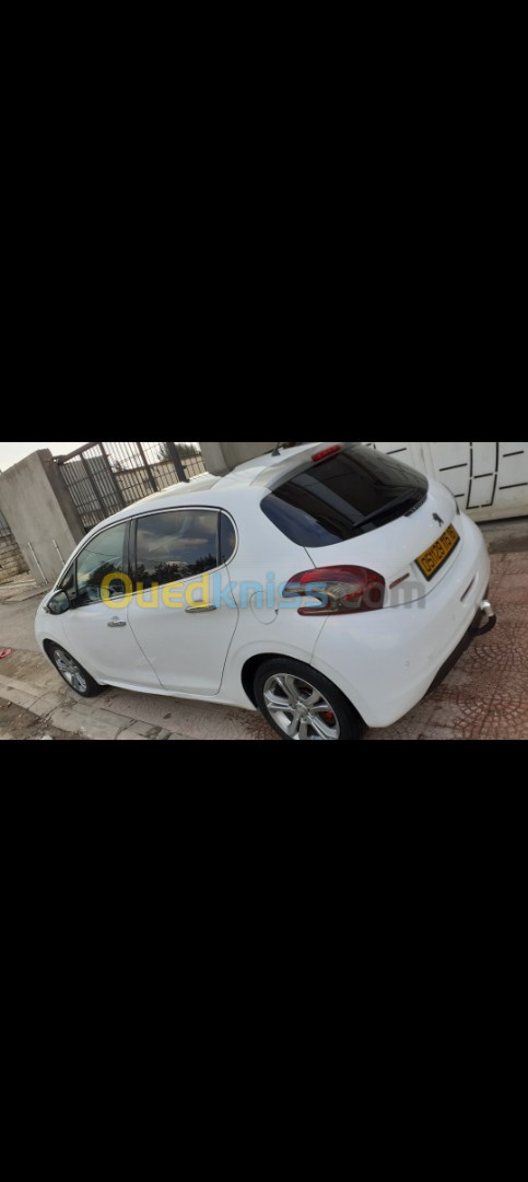 Peugeot 208 2015 Active