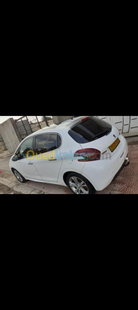 Peugeot 208 2015 Active