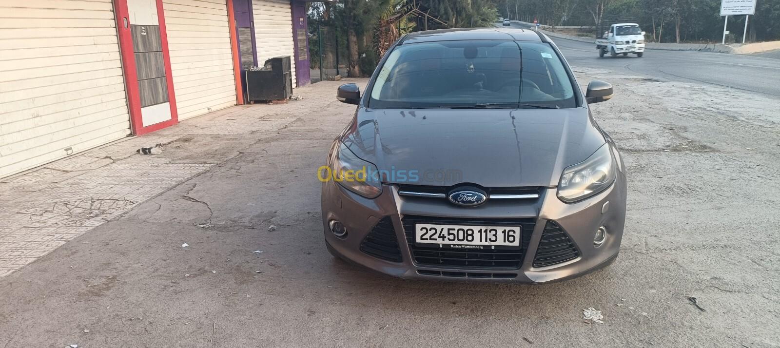 Ford Focus 5 portes 2013 Titanium