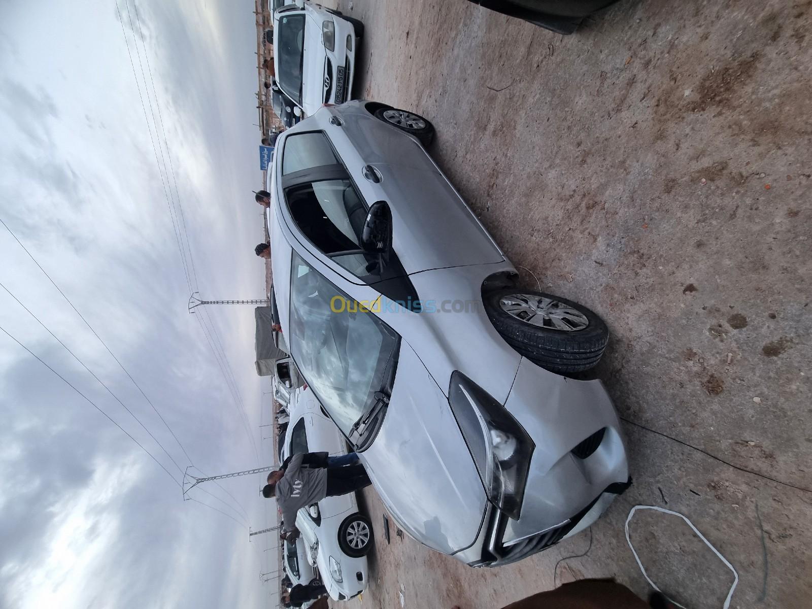 Toyota Yaris 2015 Touch