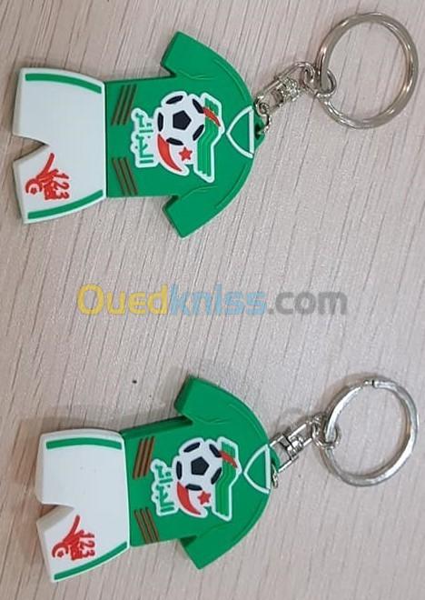 Porte clé forme joueur + bracelet 123 viva L'Algerie + flash disque drapeau