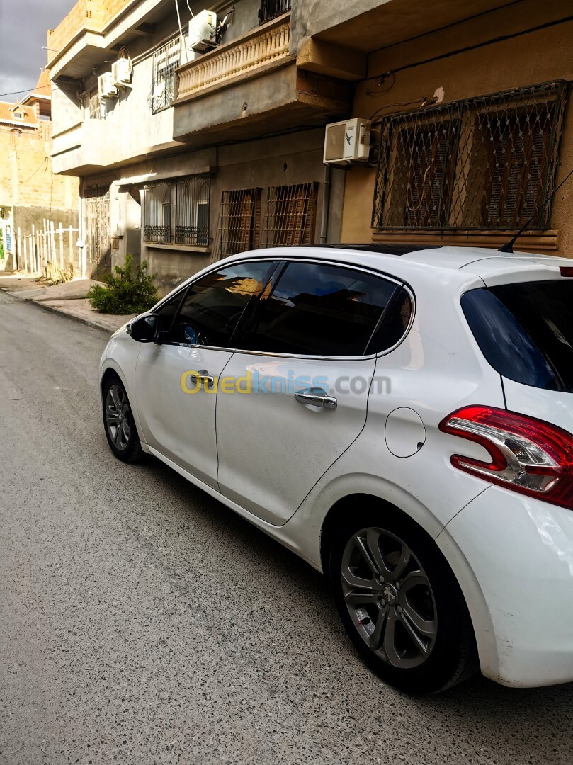 Peugeot 208 2014 Allure