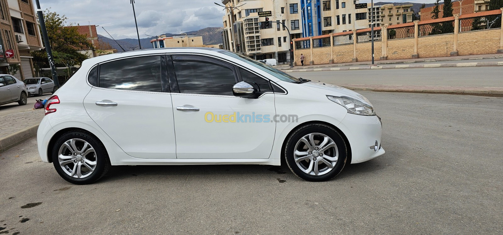 Peugeot 208 2015 Allure