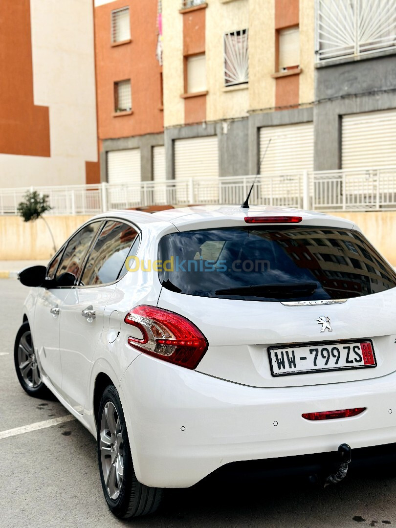 Peugeot 208 2015 Allure