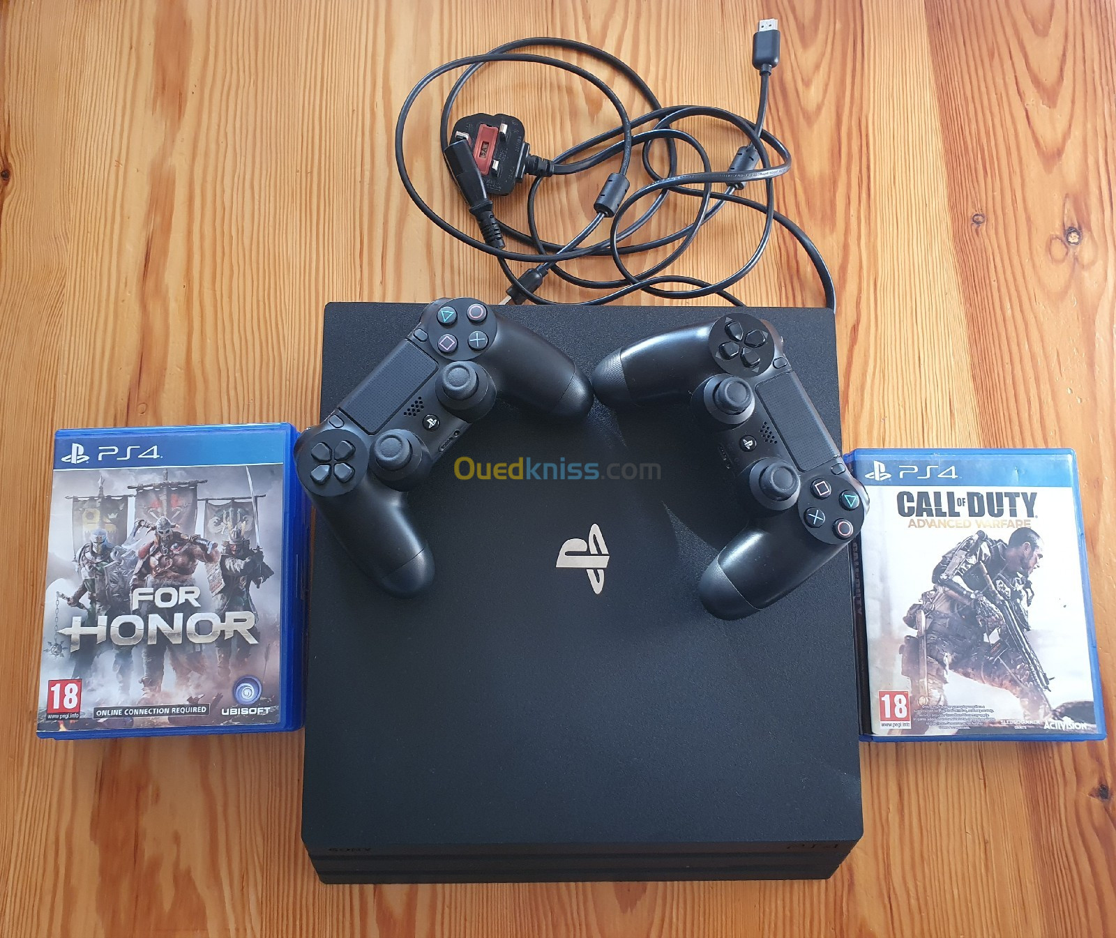 PlayStation 4 Pro 1tb Avec 2 manettes UK