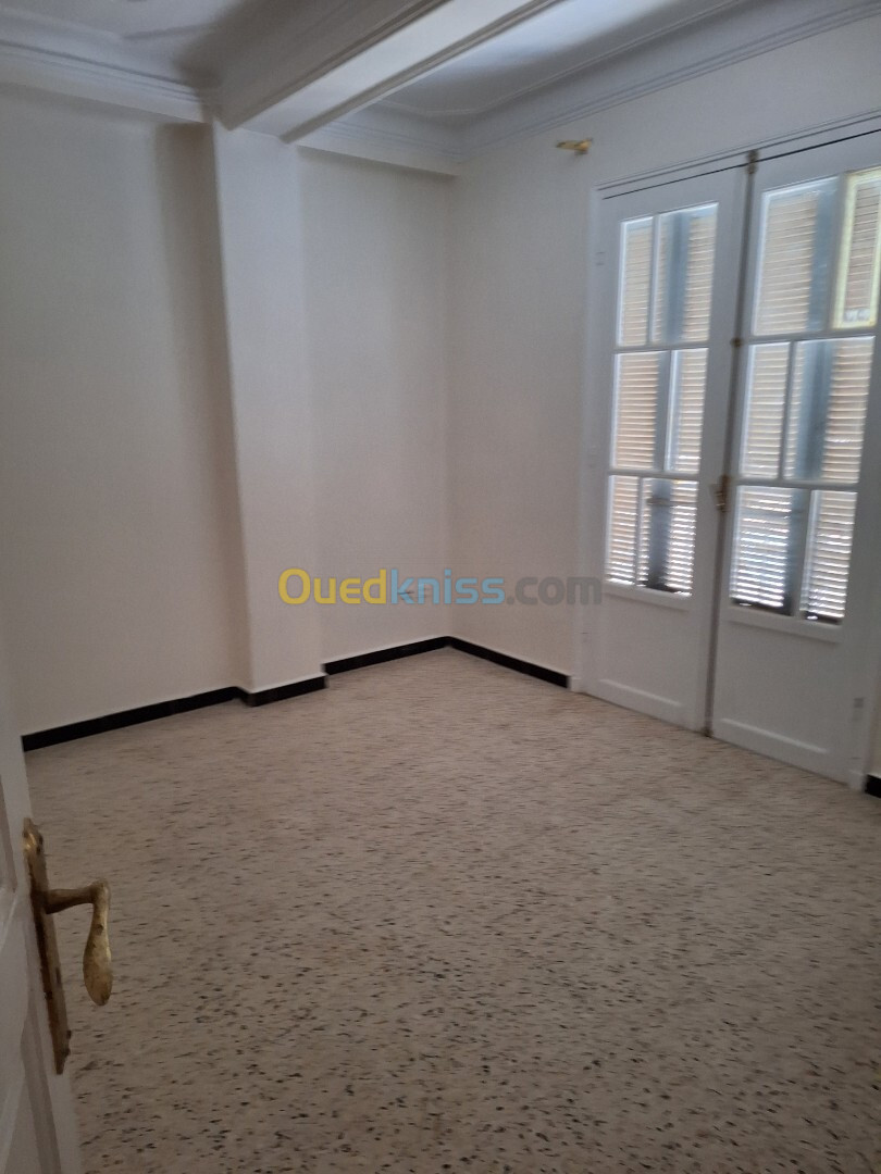 Location Appartement F4 Alger Bir mourad rais