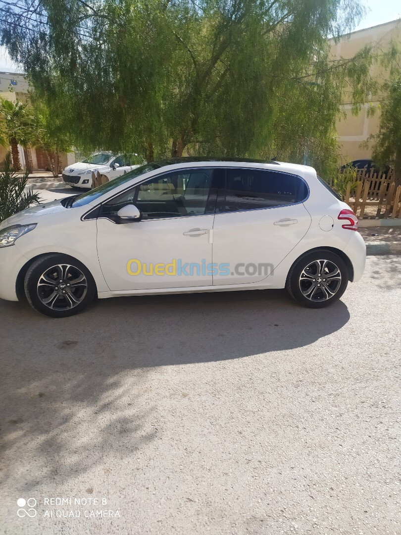 Peugeot 208 2015 208