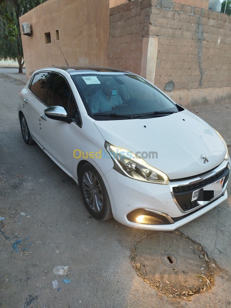 Peugeot 208 2019 Allure