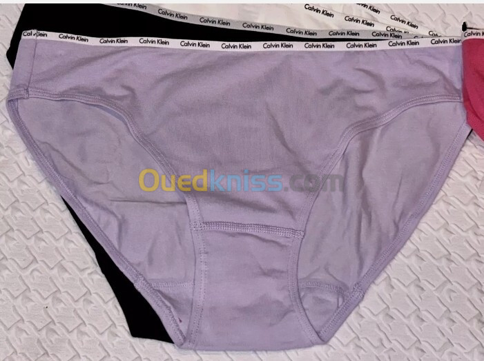 Pack de 5 culottes CALVIN KLEIN original taille :S/M Livraison disponible sur Alger