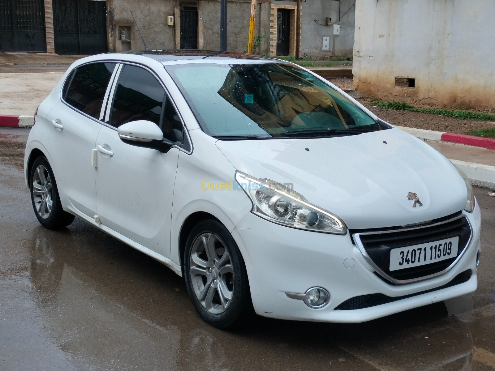 Peugeot 208 2015 Allure