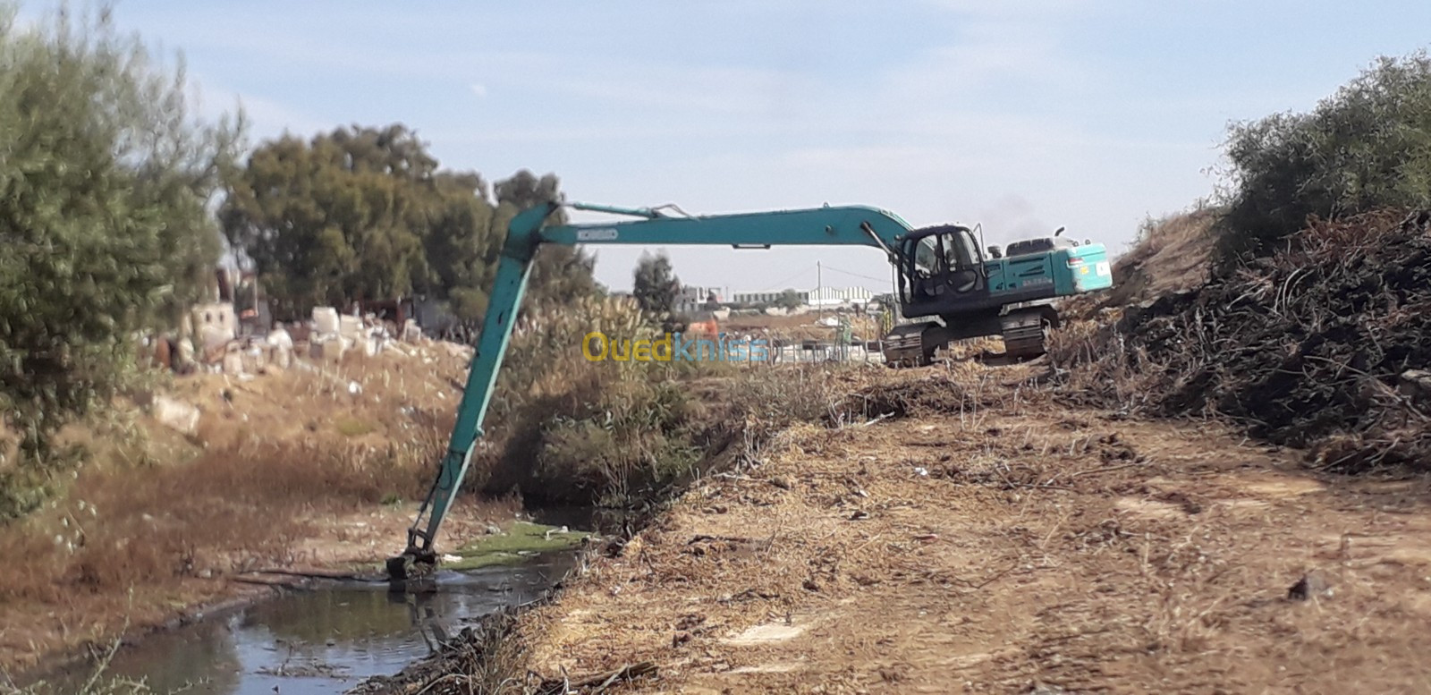 KOBELCO SK260LC bras long..flèche long 2020