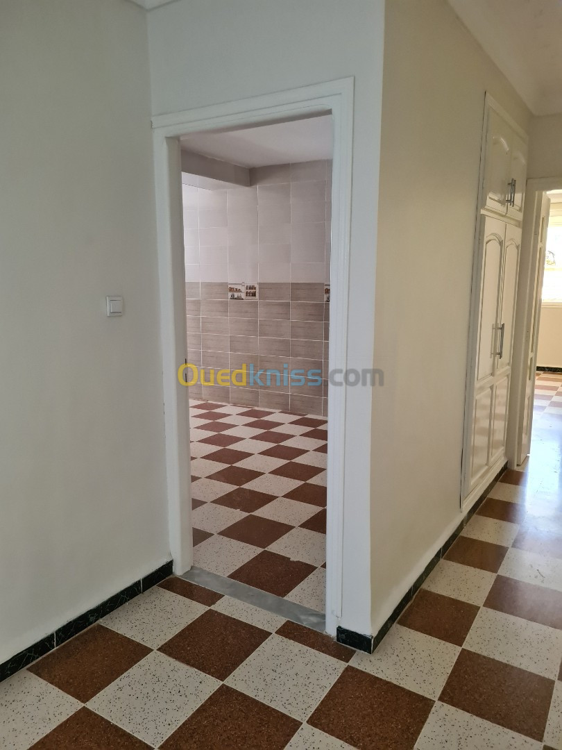 Location Appartement F4 Blida Larbaa